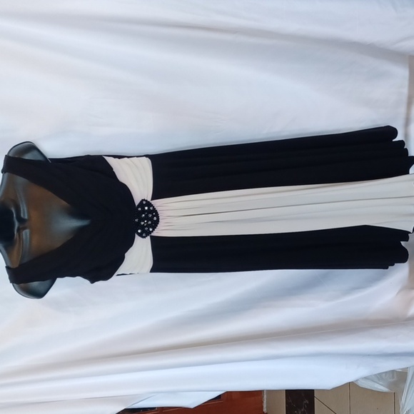 Jessica Howard Midi Dress - Size 8, Black & white with lilac accents - Picture 1 of 7